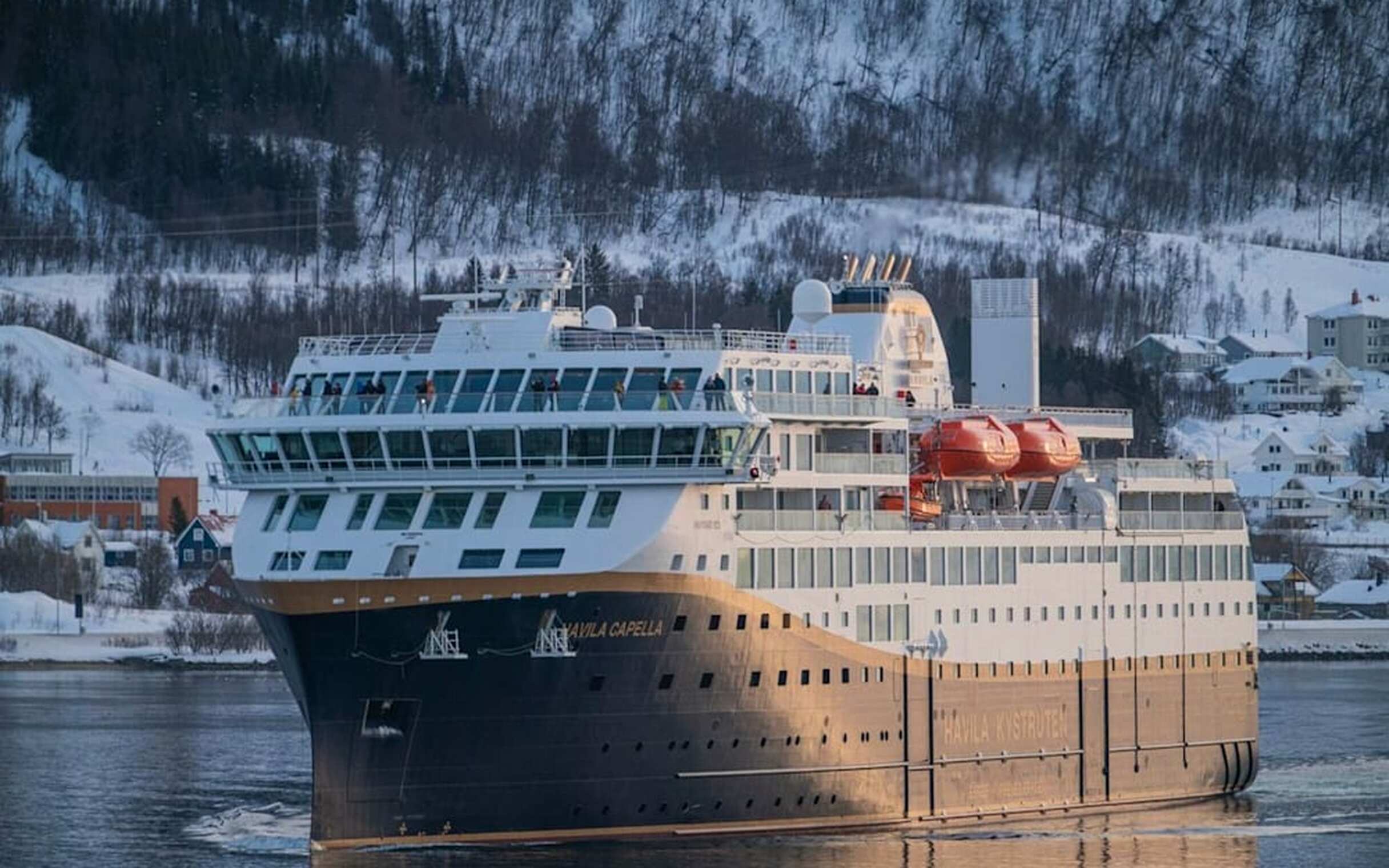 Kystrutens fremtid - en helt avgjørende transportåre